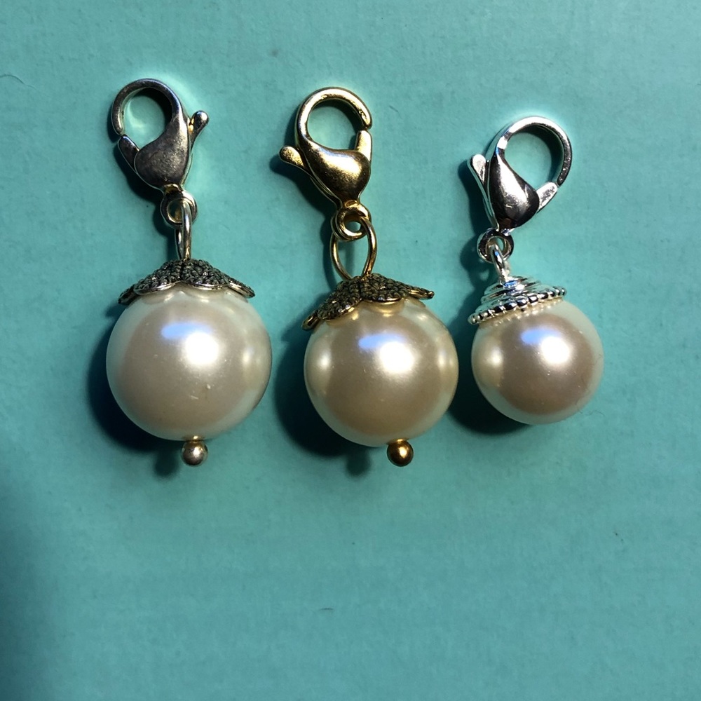 Pearl Dangles‎